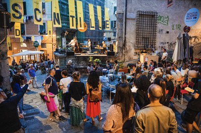 Concerto in piazza degli Embriaci.jpeg