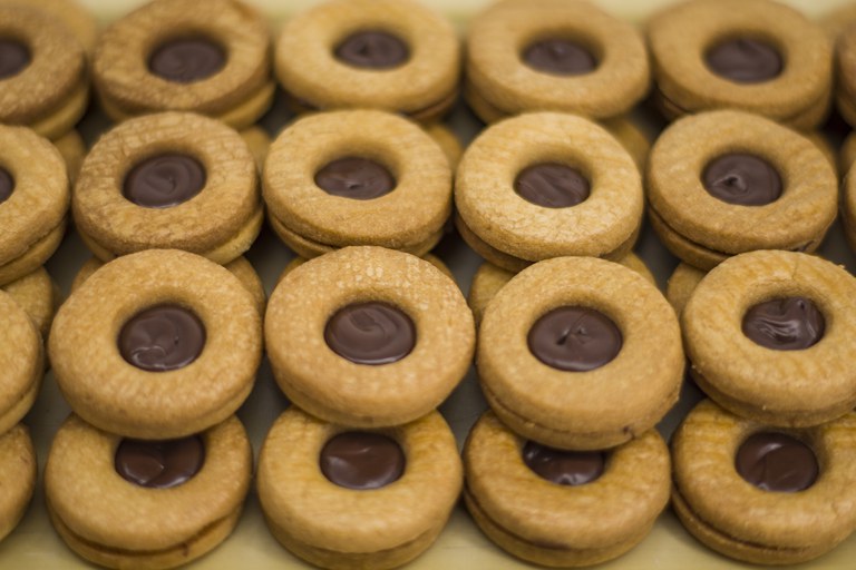 Pasticceria nocciole Misto Chivari